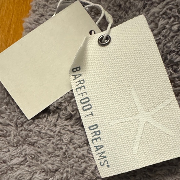 Barefoot Dreams Soft Gray scarf - Picture 2 of 3